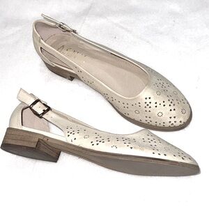 Andrew Stevens Collection Lerane Cream Beige Flat Shoes Sz 8